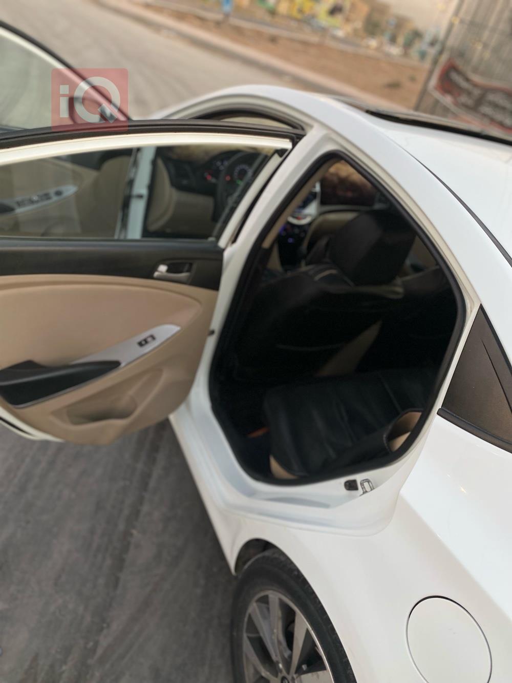 هیوندای ئەکسنت